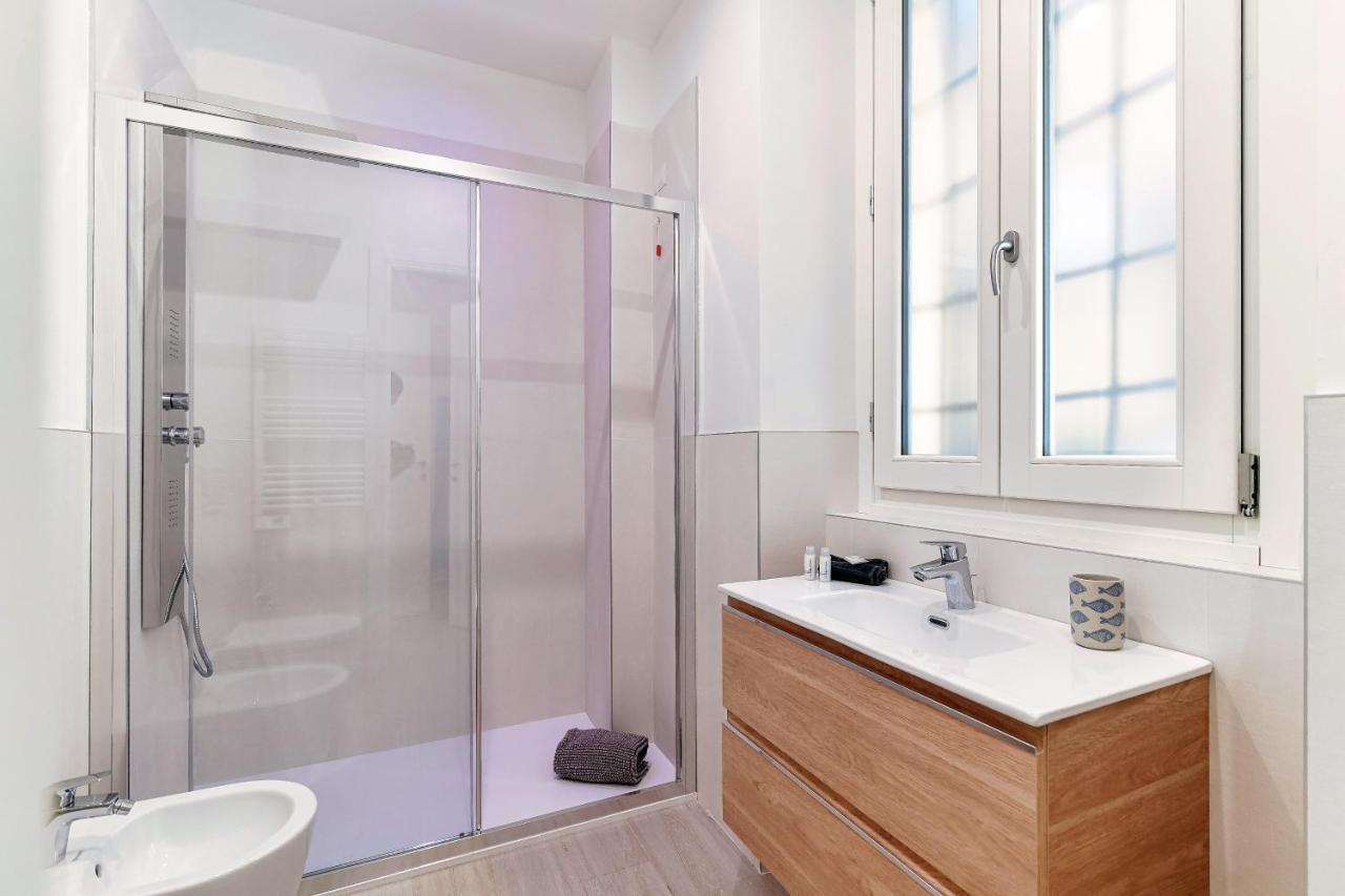 Apartment Hostini Como- Downtown *