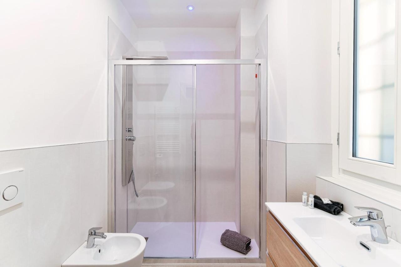 Apartment Hostini Como- Downtown Como