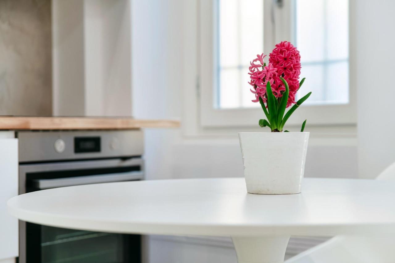 Hostini Como- Downtown Apartment *